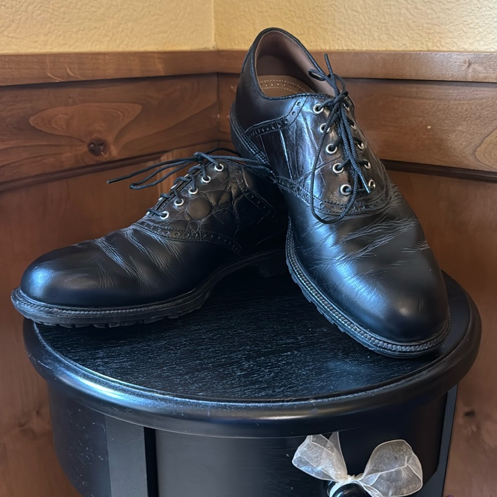 Men’s Footjoy golf shoes